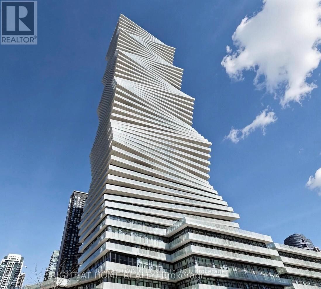 Property Photo:  448 Burnhamthorpe Road West 4412  ON L4W 2A6 
