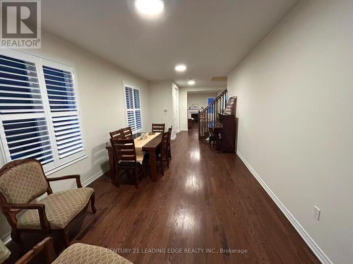 Property Photo:  209 Baber Crescent  ON L4G 0Y6 