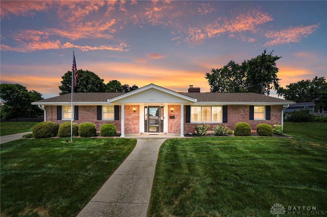 Property Photo:  1331 Walnut Bend Court  OH 45324 