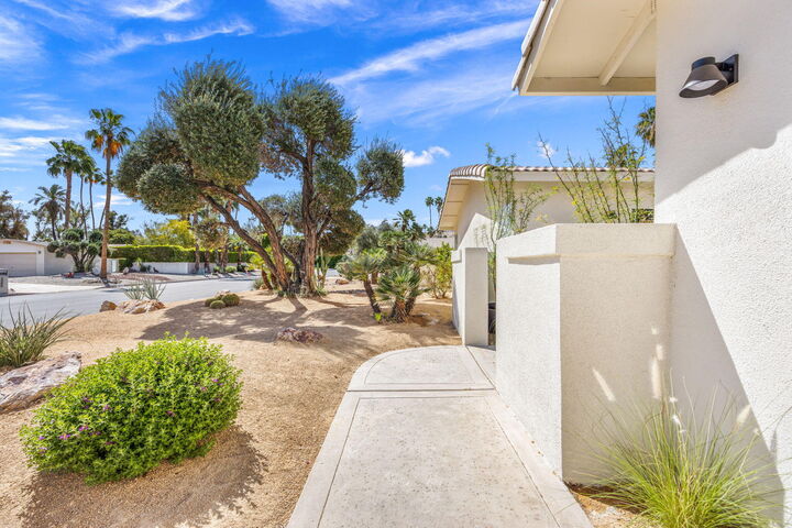 Property Photo:  2063 S Broadmoor Drive  CA 92264 