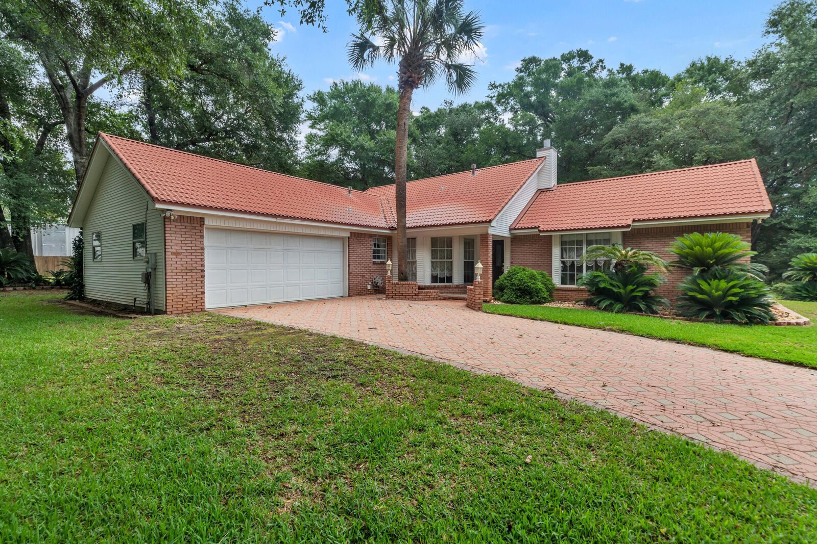 Property Photo: 2765 Savannah Lane FL 32539