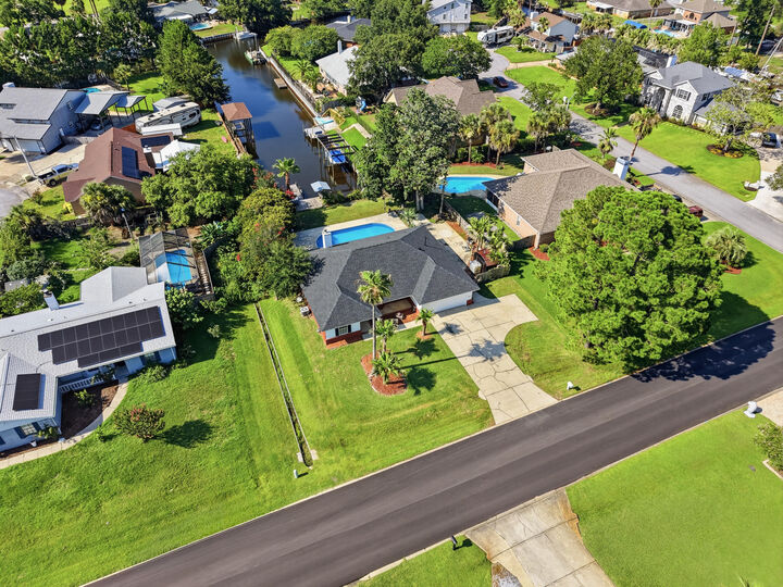 Property Photo:  2952 Duke Drive  FL 32563 