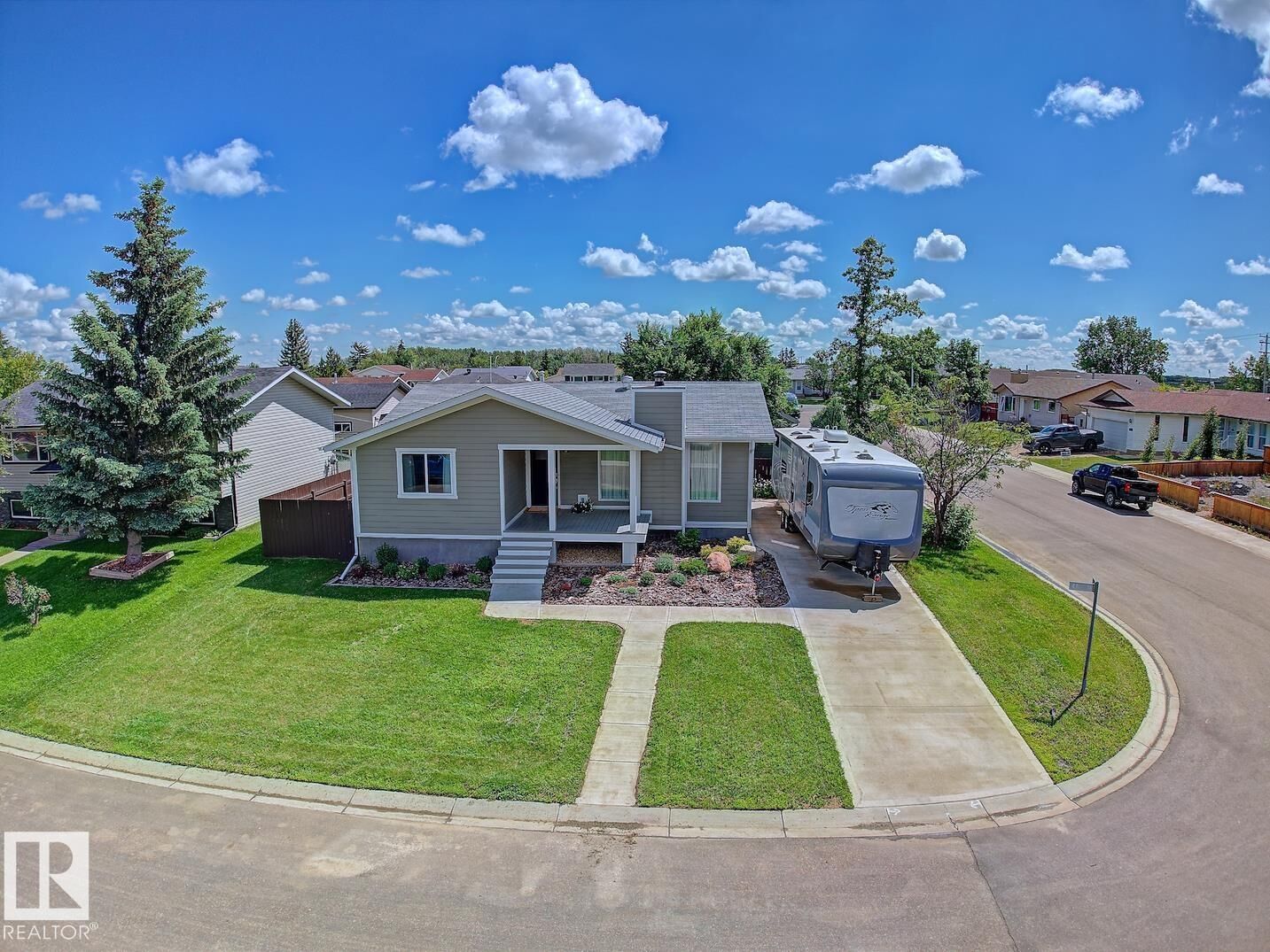 Property Photo:  5007 47 Street  AB T0B 2R0 