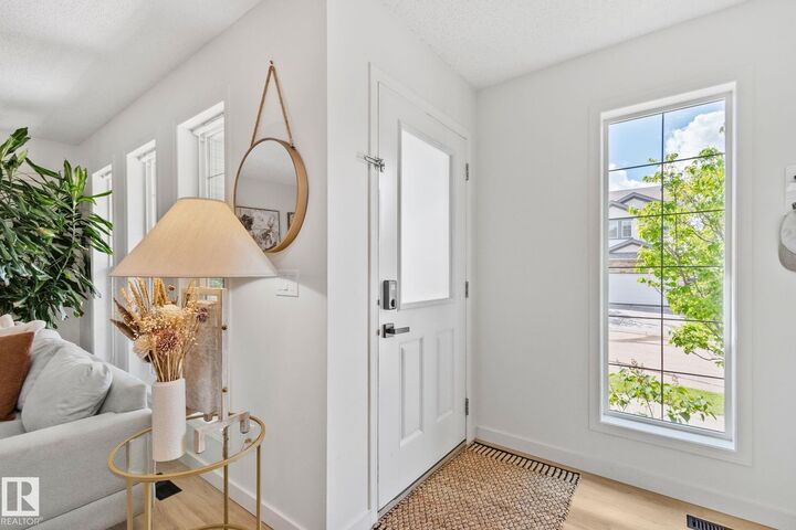 Photo de la propriété:  22 Vivian Way  AB T7X 0G9 