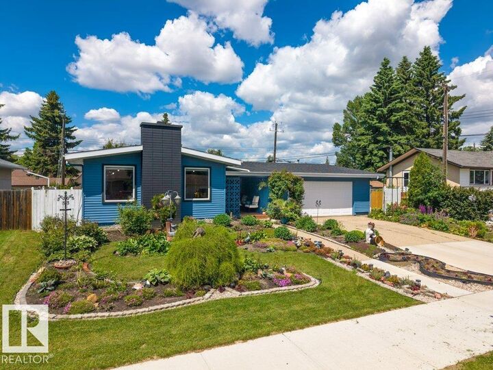 6916 92A Avenue NW — photo 1