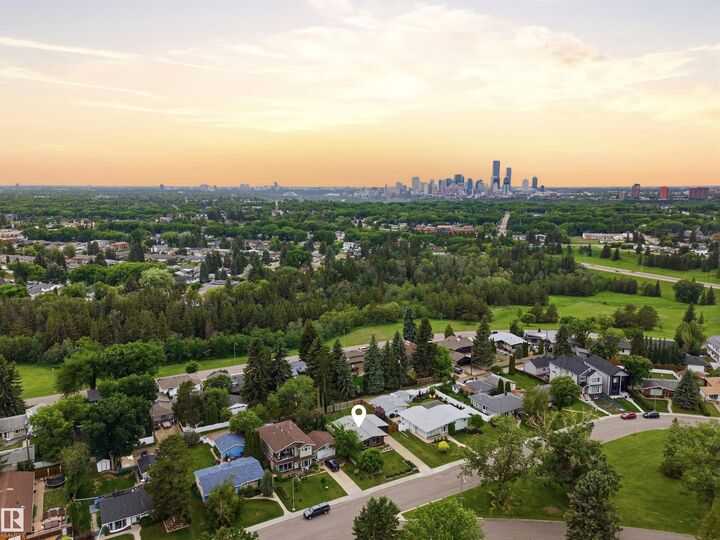 Property Photo:  6905 102A Avenue NW  AB T6A 0S1 