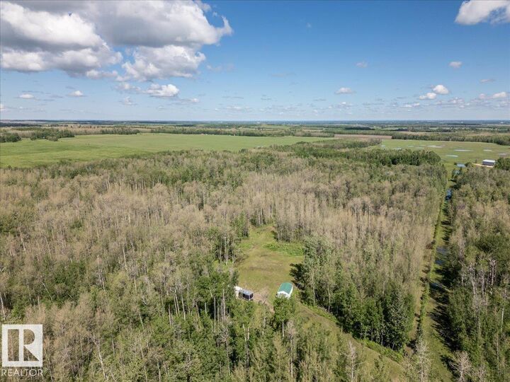 Property Photo:  475022 Rge Road 272  AB T0C 0V0 