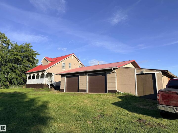 Property Photo: 24423 Twp Road 605A AB T0G 1S0