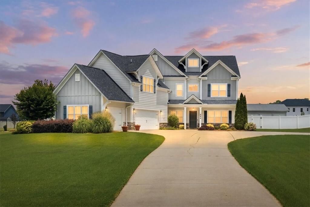 Property Photo: 896 N Ola Road GA 30252