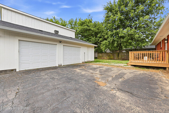 Property Photo:  1708 Star Rest Dr  KY 40272 