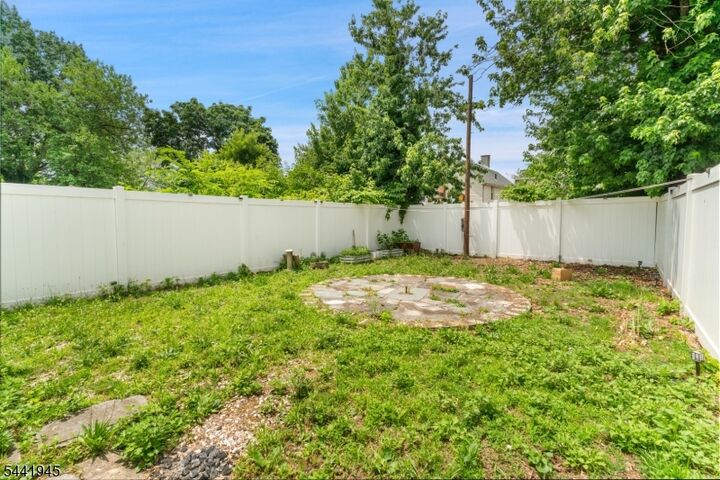 Property Photo:  169 Oakwood Pl  NJ 07050 