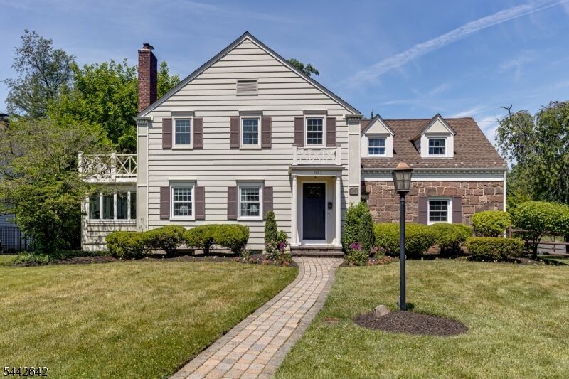 Property Photo: 537 Wychwood Rd NJ 07090