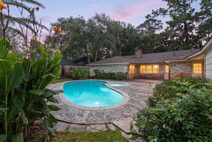 Property Photo: 5826 Pine Arbor Drive TX 77066