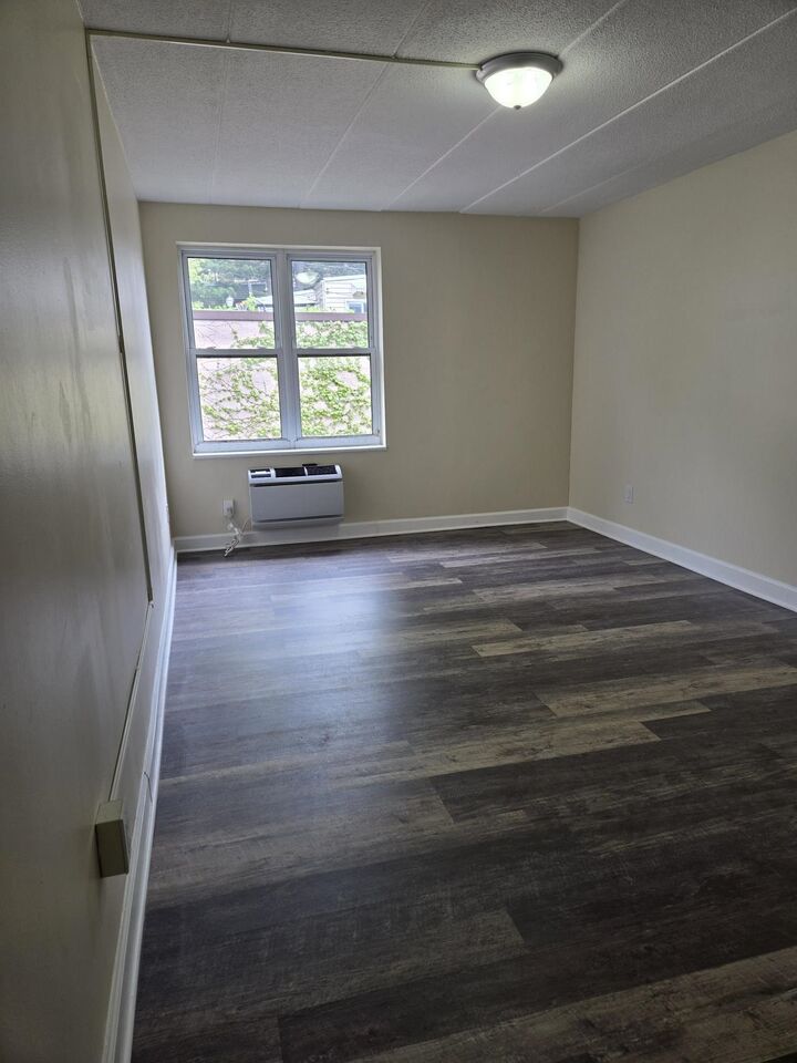 Property Photo: 685 Prospect Ave 10 B NJ 07002