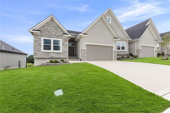 Property Photo:  804 NE Algonquin Street A  MO 64064 
