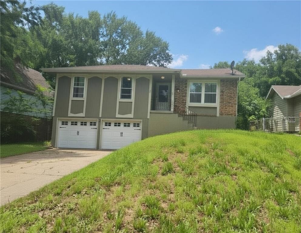Property Photo:  1322 S Hocker Avenue  MO 64055 
