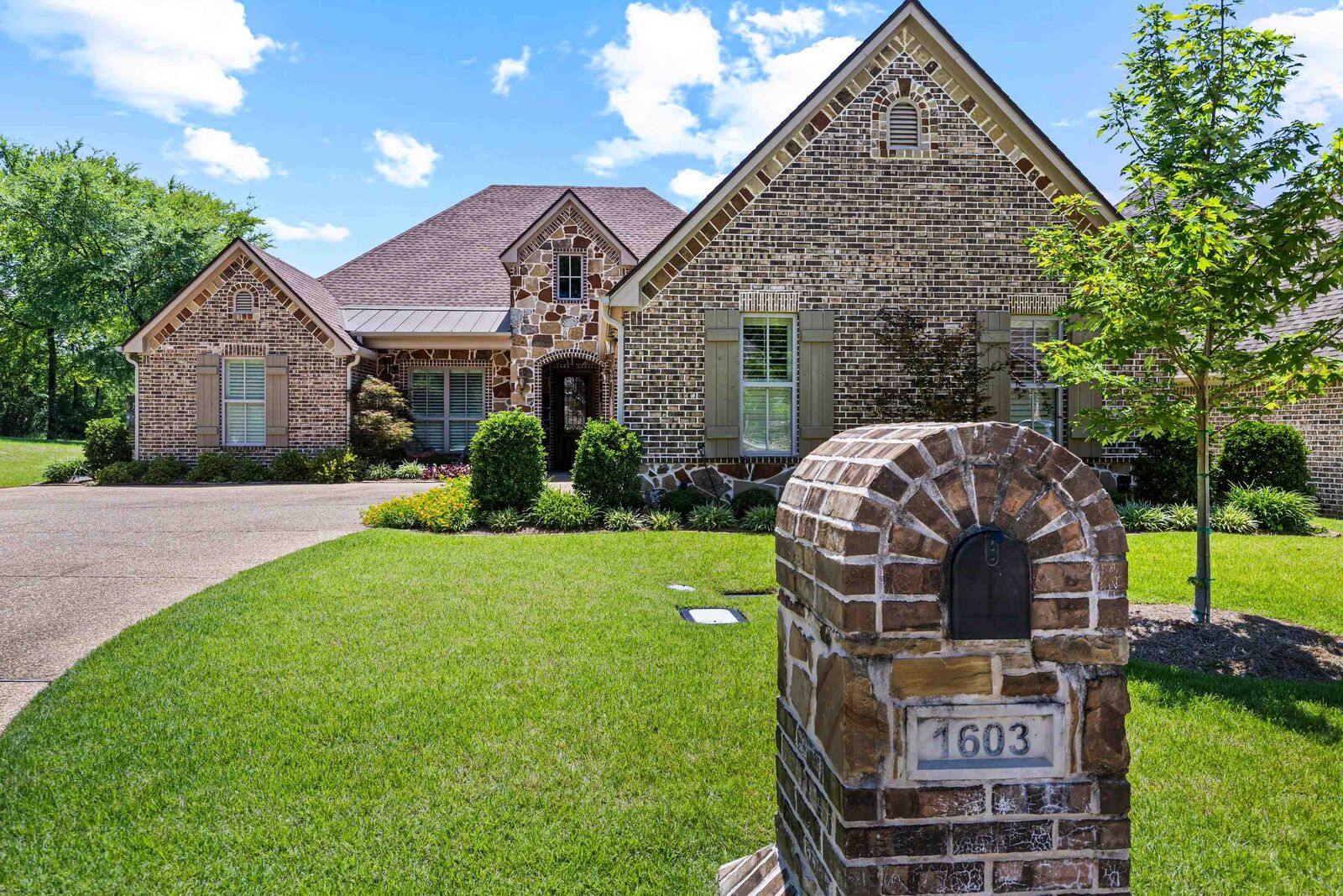 Property Photo:  1603 San Augustine Lane  TX 75604 