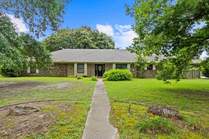 Property Photo:  202 Marks Lane  TX 75563 