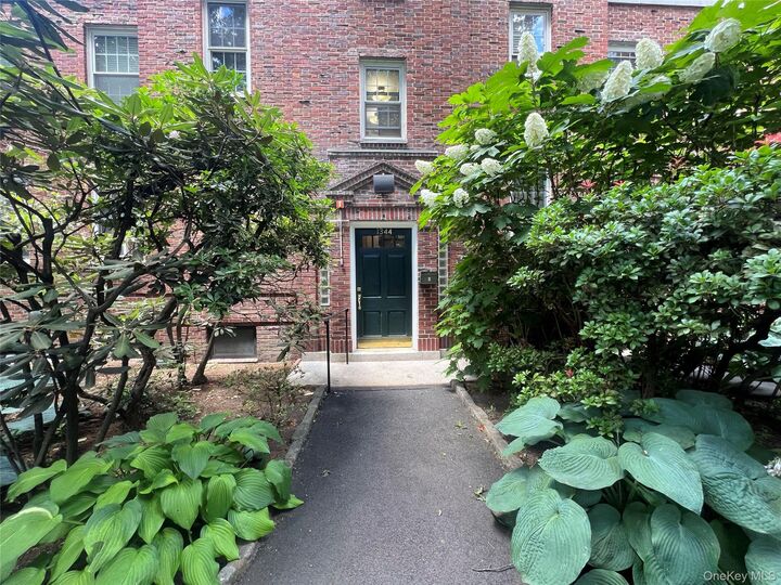 Property Photo: 1344 Midland Avenue 3E NY 10708