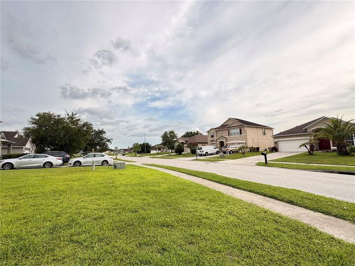 Property Photo: 2605 Eagle Cliff Drive FL 34746