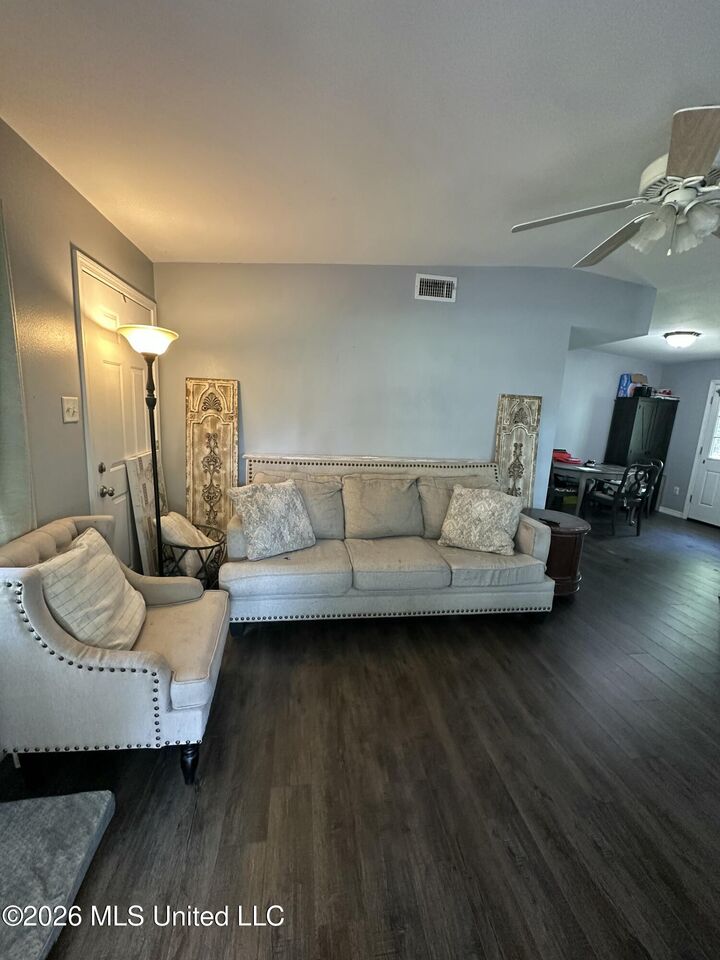Property Photo:  2607 Avenue B  MS 39567 