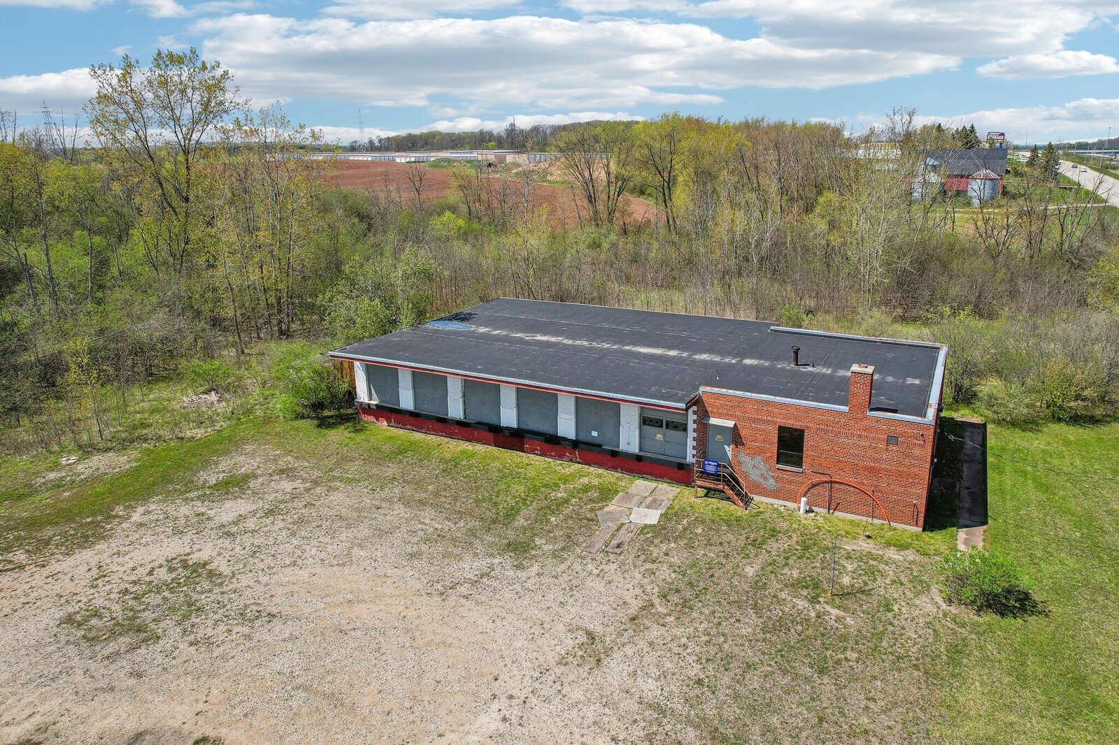 Property Photo:  1915 County Road W -  WI 53024 