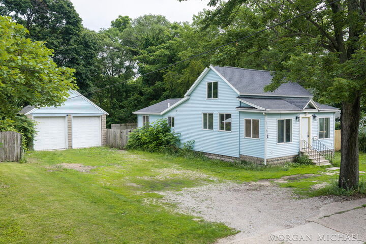 Property Photo: 700 Oak Avenue MI 49442