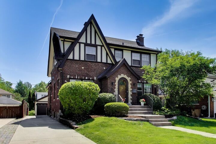 Property Photo: 125 N Peck Avenue IL 60525