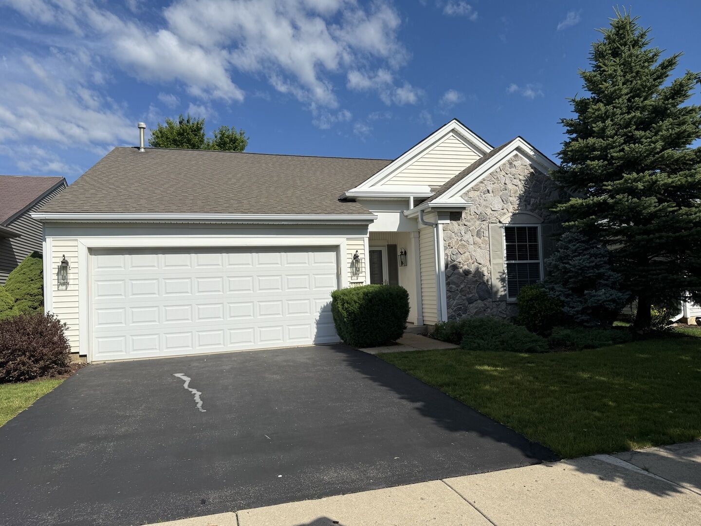 Property Photo:  13053 Dearborn Trail  IL 60142 