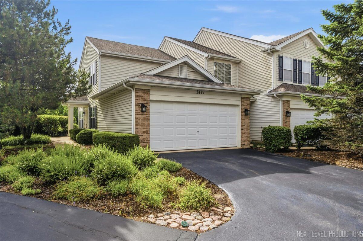 Property Photo:  2471 Stoughton Circle 2471  IL 60502 