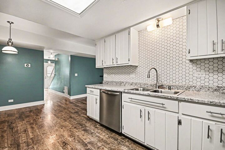 Property Photo:  1918 Heatherway Lane 39  IL 60451 