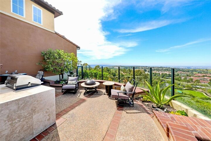 Property Photo: 3 Valore Dr CA 92657