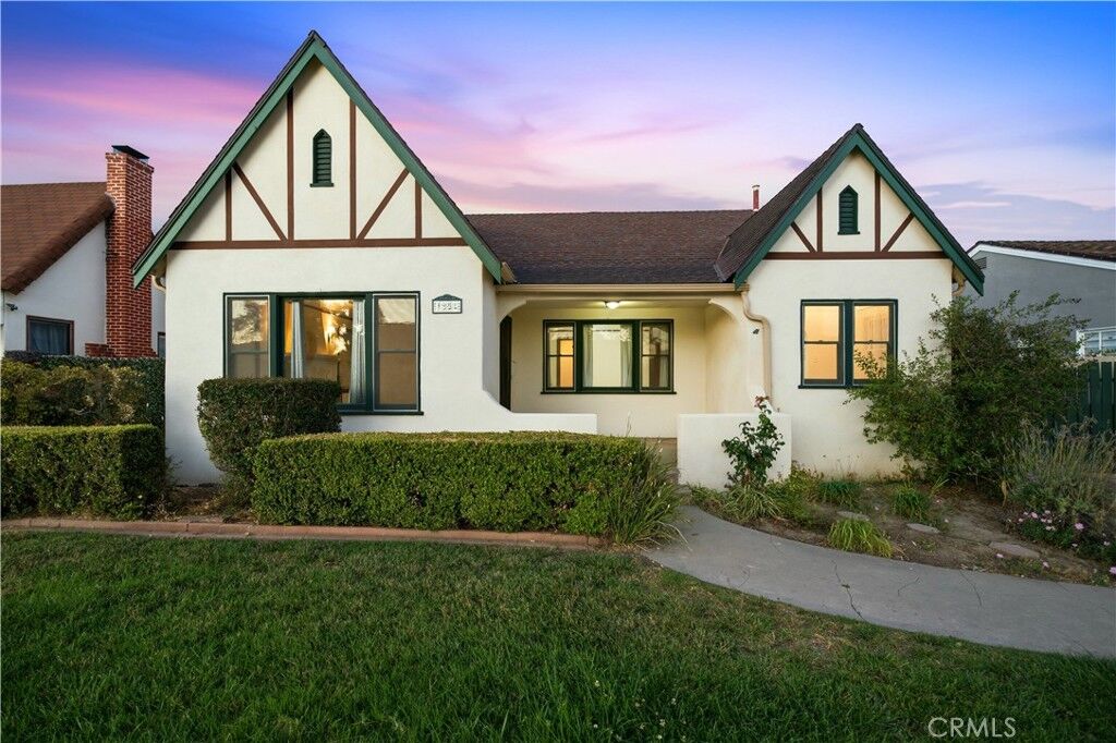 Property Photo:  1225 S Birch Street  CA 92707 
