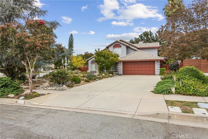 Property Photo:  12823 Daisy Court  CA 92399 