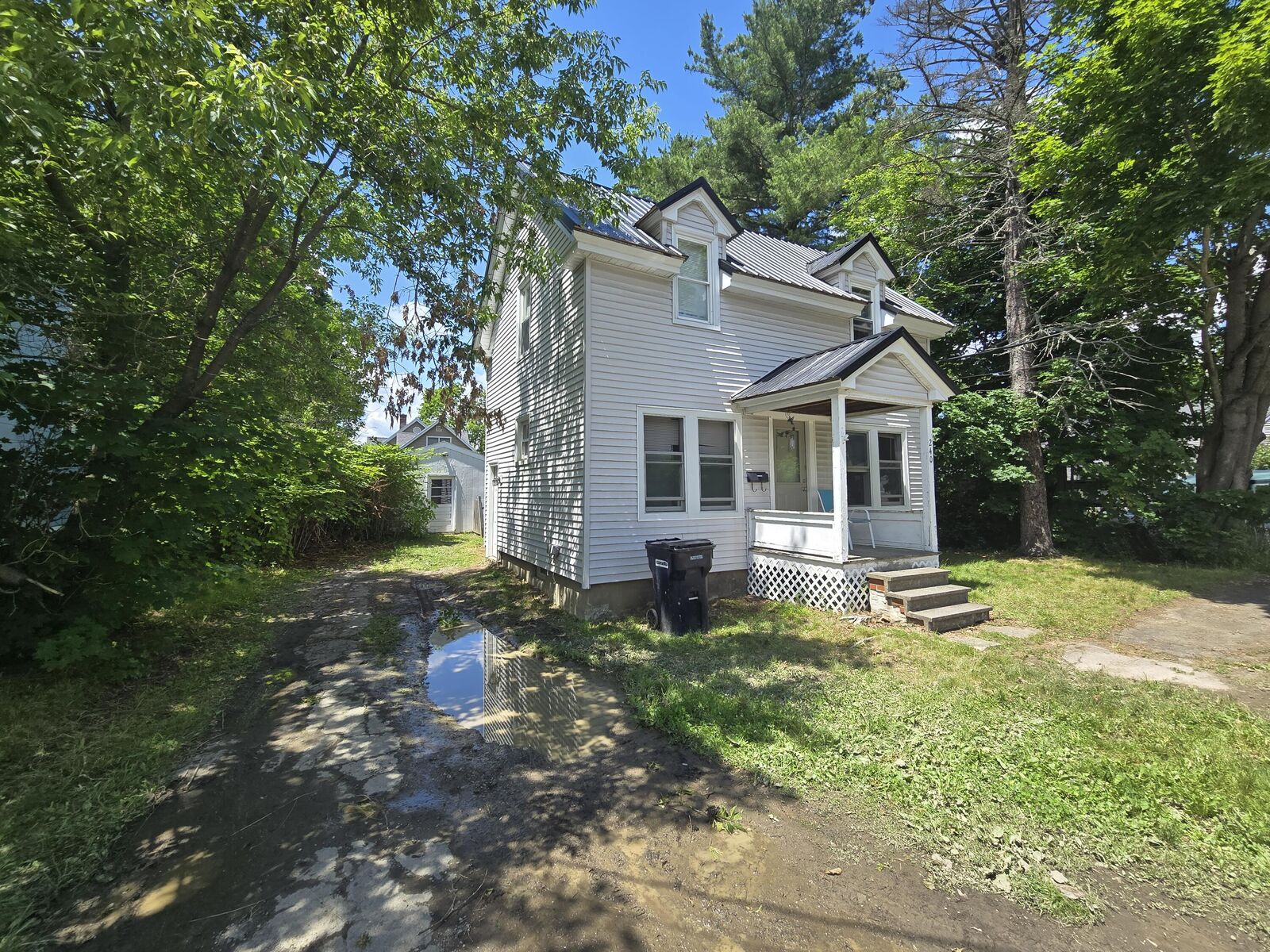 Property Photo:  240 Palm Street  ME 04401 