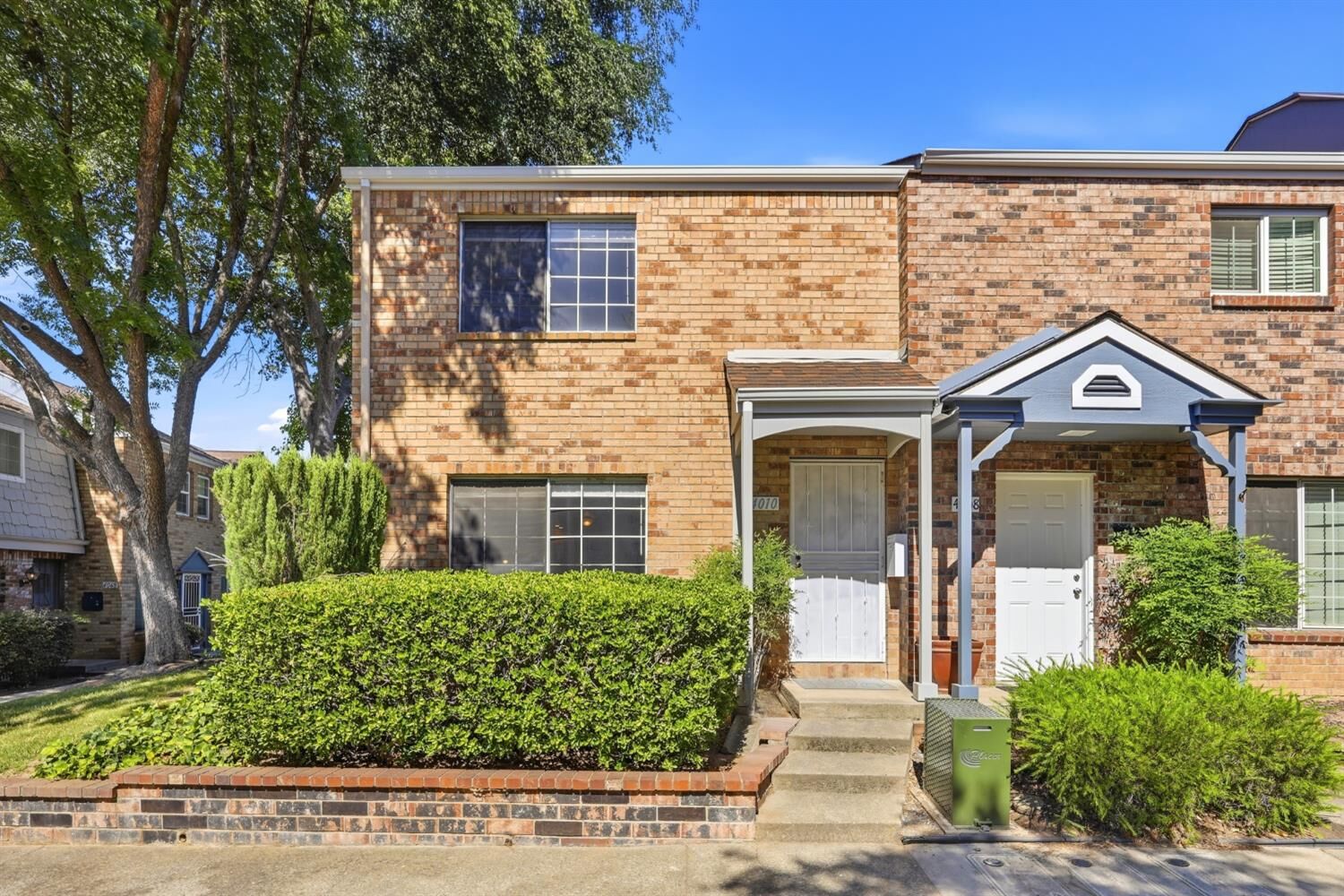 Property Photo:  4010 Knoll Top Court  CA 95608 