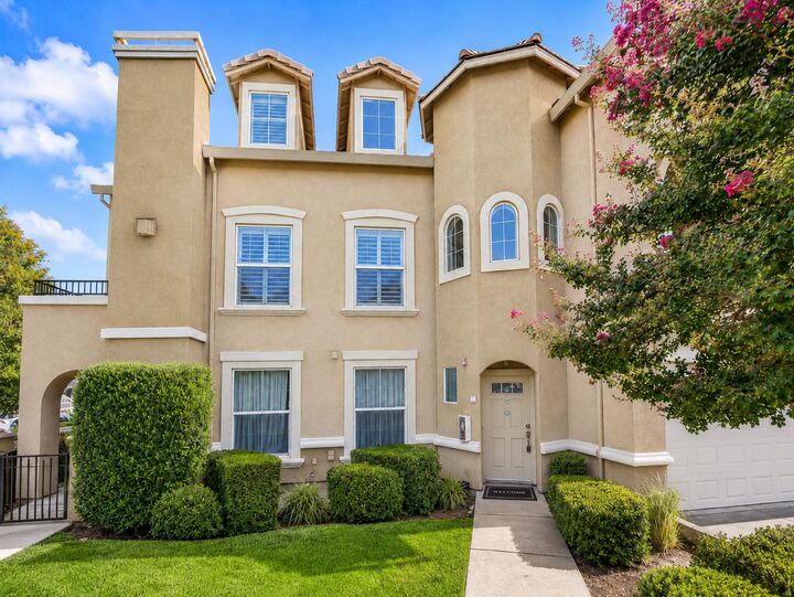 Property Photo:  2420 San Marco Street 7  CA 95691 
