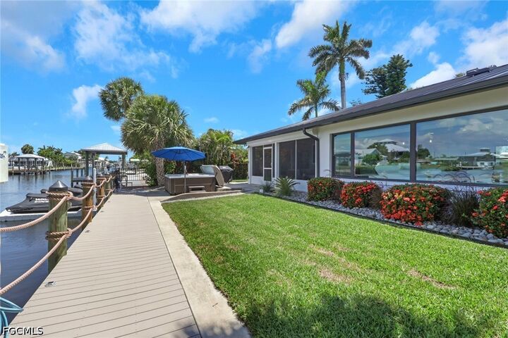 Property Photo:  16340 Buccaneer Street  FL 33922 