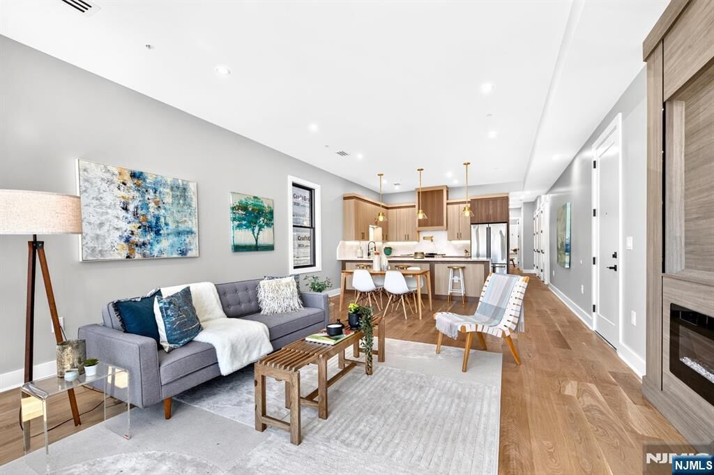 Property Photo:  172 Griffith Street 2  NJ 07307 