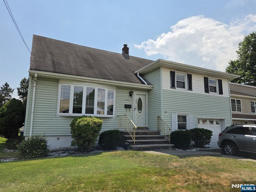 Property Photo: 533 Sollas Court NJ 07071