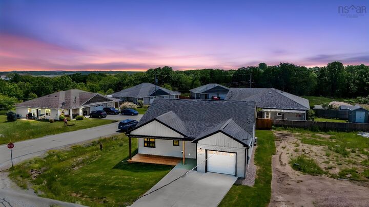 Property Photo:  5 McCully Crescent  NS B0P 1P0 