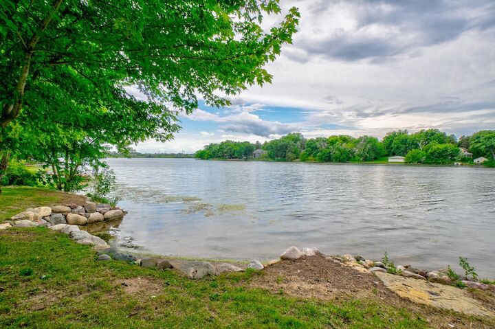 Property Photo:  520 Glenbrook Avenue N  MN 55128 