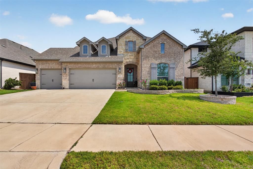 Property Photo:  4213 S Pasture View Avenue  TX 76065 