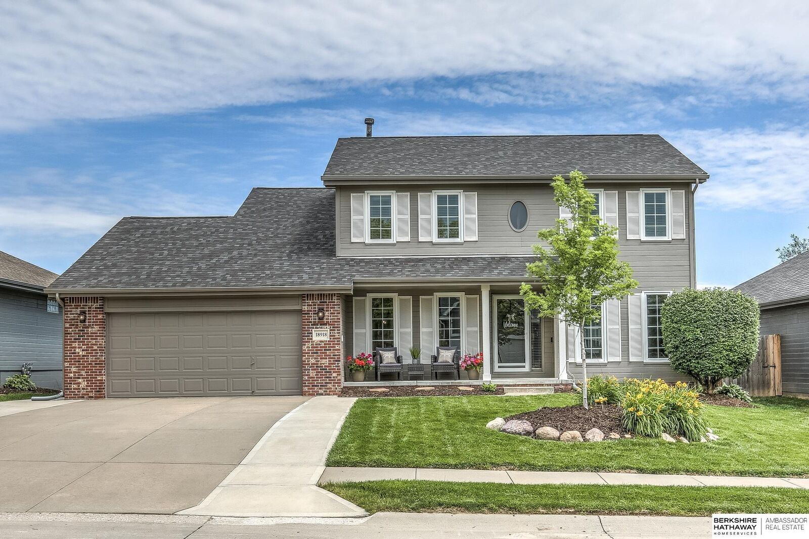 Property Photo: 18918 Lillian Street NE 68136