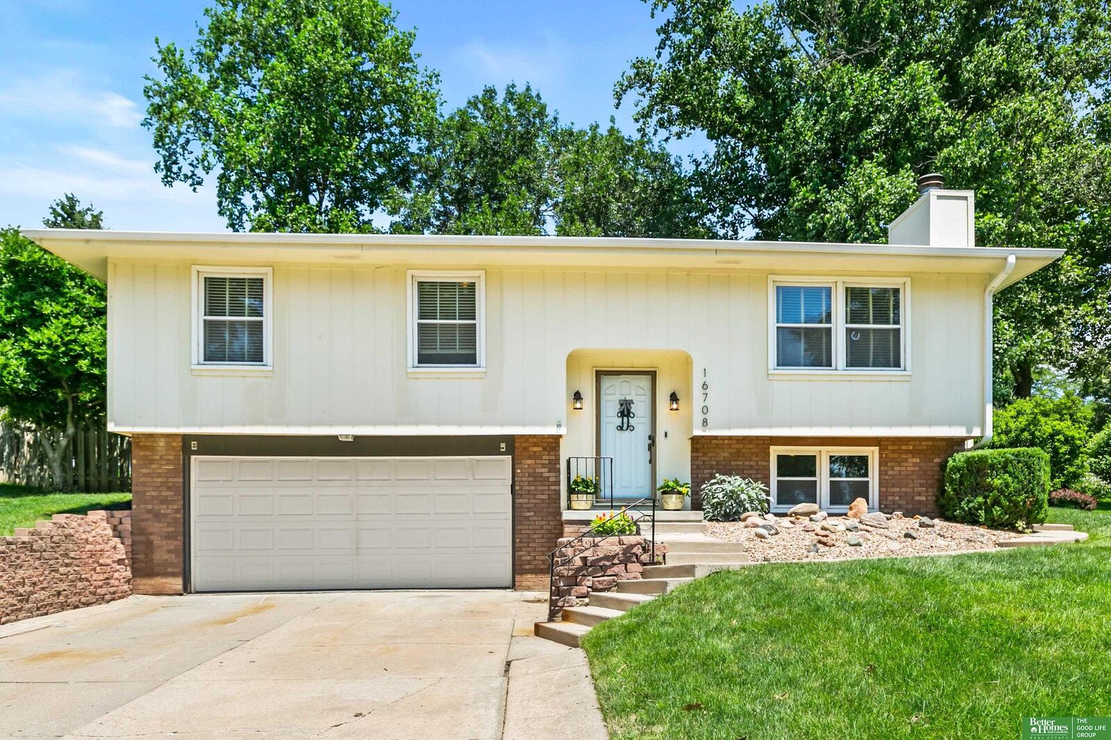 Property Photo:  16708 William Street  NE 68130 