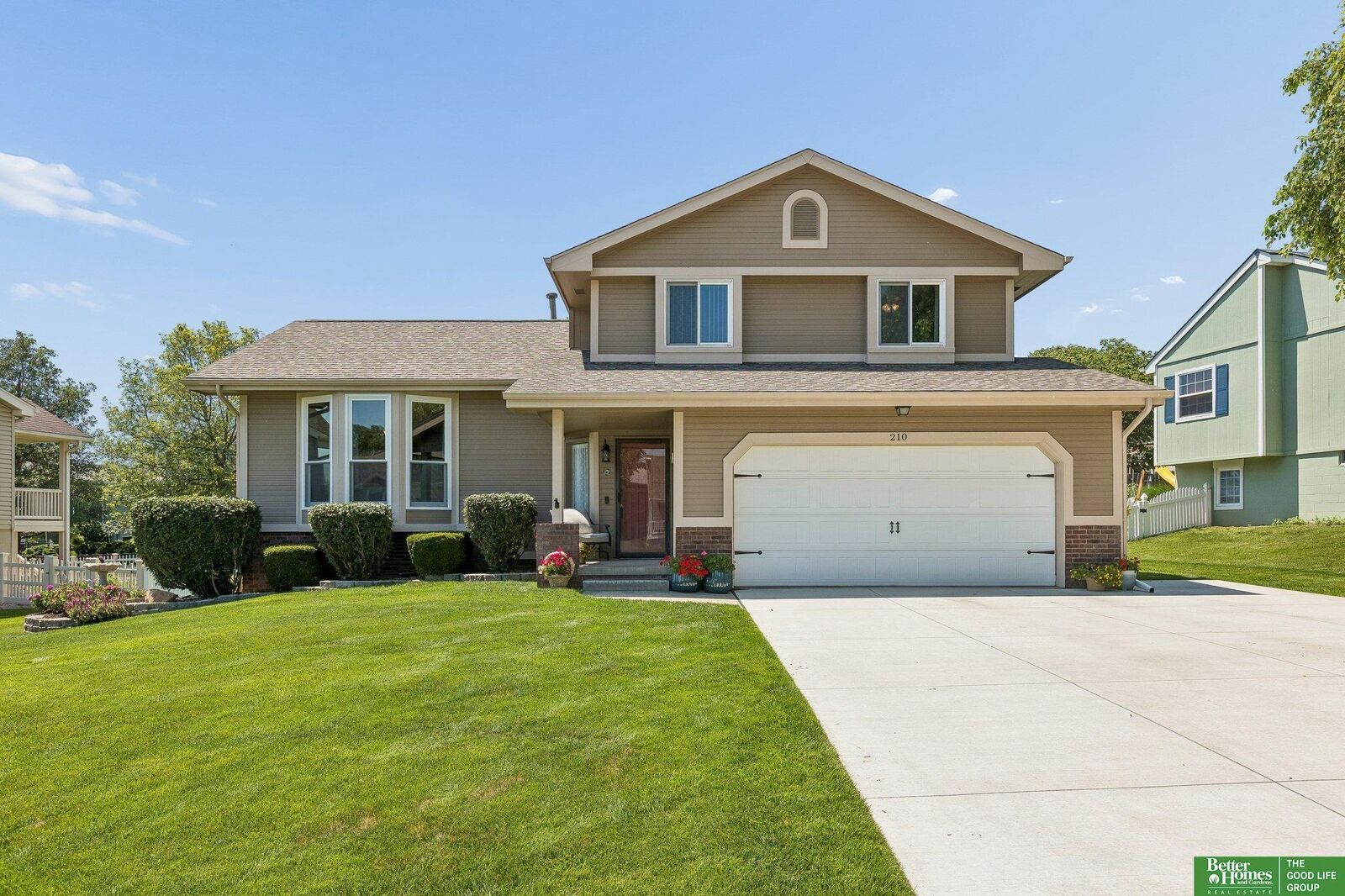 Property Photo:  210 Oakwood Drive  NE 68133 