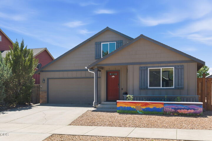Property Photo:  469 NW 24th Place  OR 97756 
