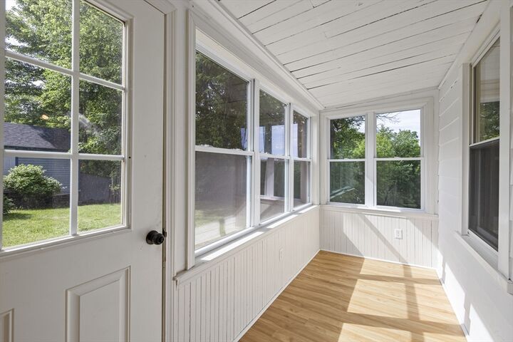Property Photo:  73 Sargent St  MA 01611 