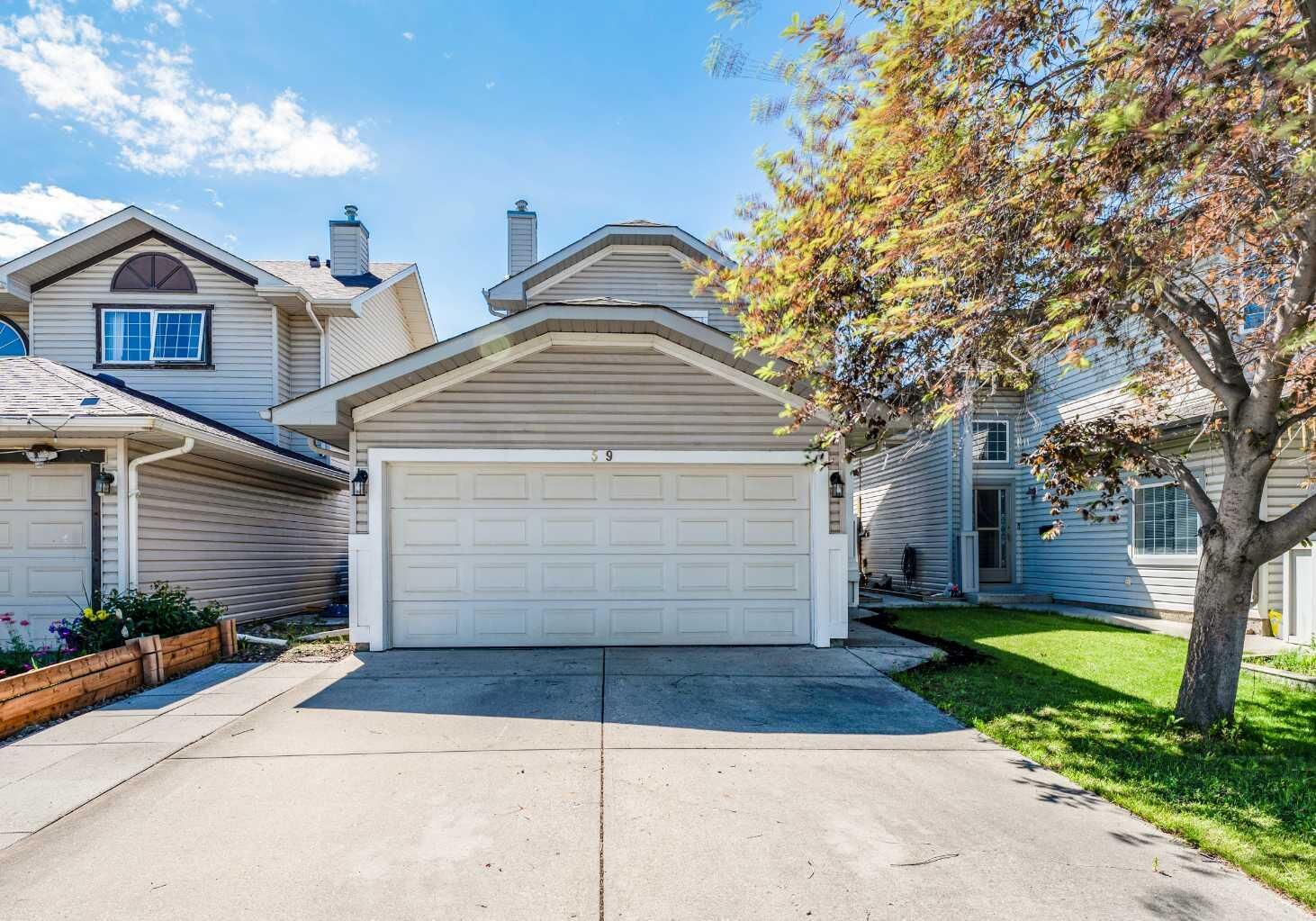 Property Photo:  59 Erin Grove SE  AB T2B 3L1 