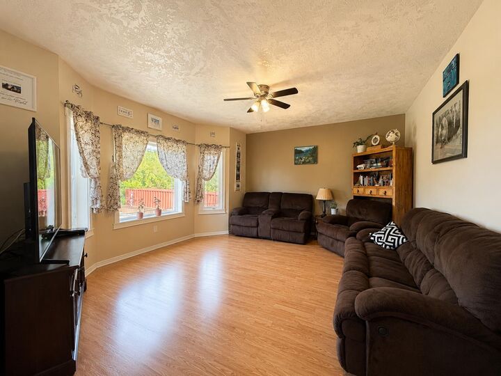 Property Photo:  4214 55 Avenue  AB T0G 1E0 